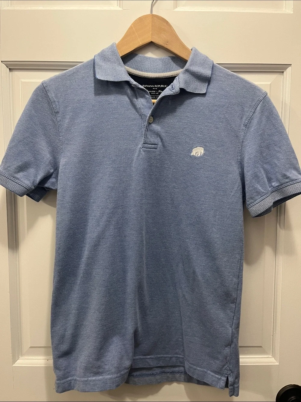 Banana Republic Men’s Sky Blue Polo with Embroidered Logo size extra small